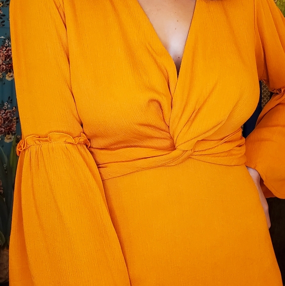 Nomad Short Dress
- Goldenrod - Picture 3 of 6